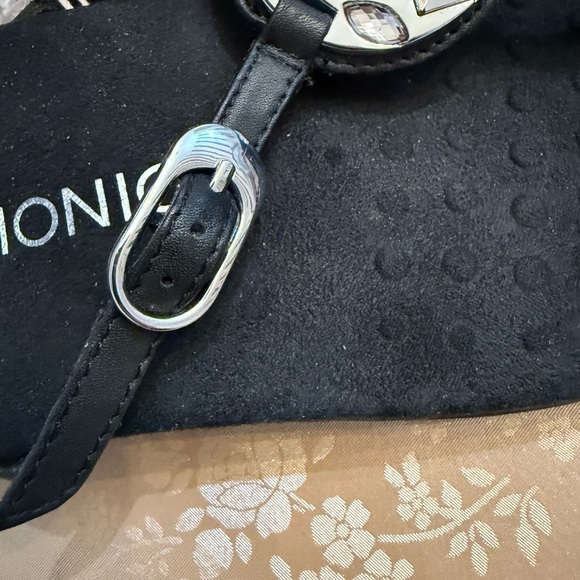 Vionic Black Ricci Leather Thong Sandals Embellished Rhinestones Open Toe Size 9 - Picture 14 of 17